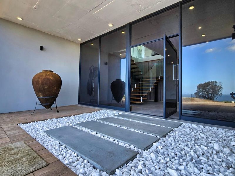 Coastal Grandeur Meets Untamed Nature: A Moquini Masterpiece - Photo 5