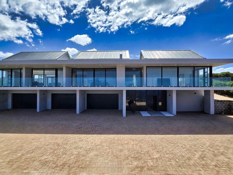 Coastal Grandeur Meets Untamed Nature: A Moquini Masterpiece - Photo 3