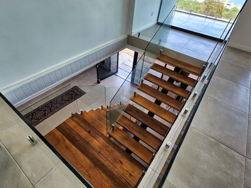 Coastal Grandeur Meets Untamed Nature: A Moquini Masterpiece - Photo 9