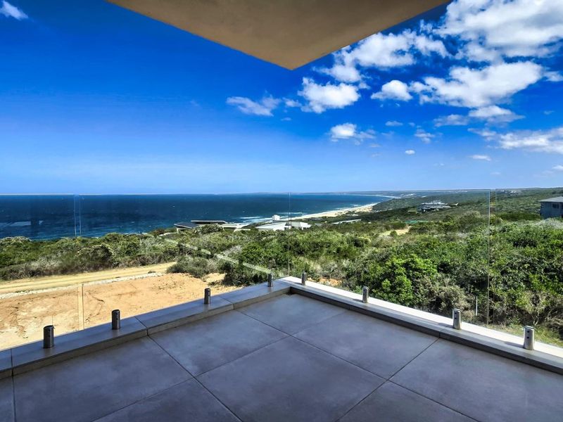 Coastal Grandeur Meets Untamed Nature: A Moquini Masterpiece - Photo 4