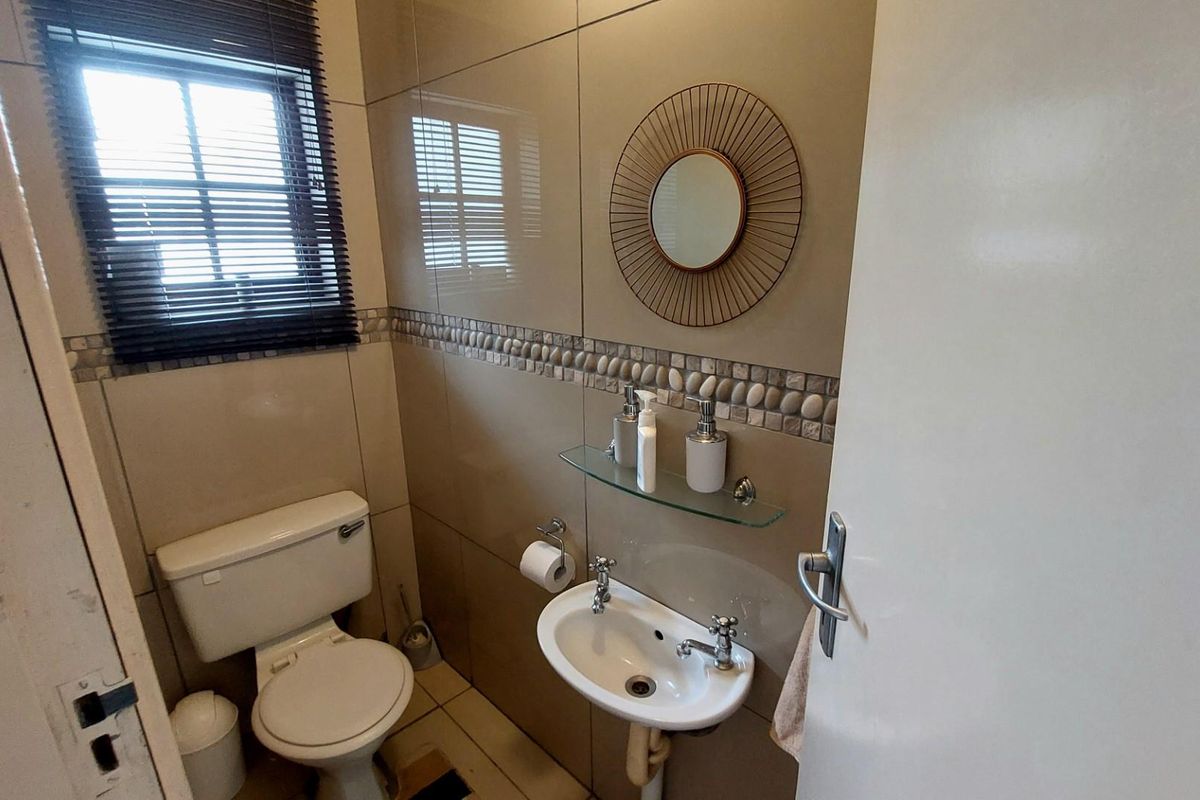Duplex Apartment For Sale in Uvongo, KwaZulu Natal - Photo 5