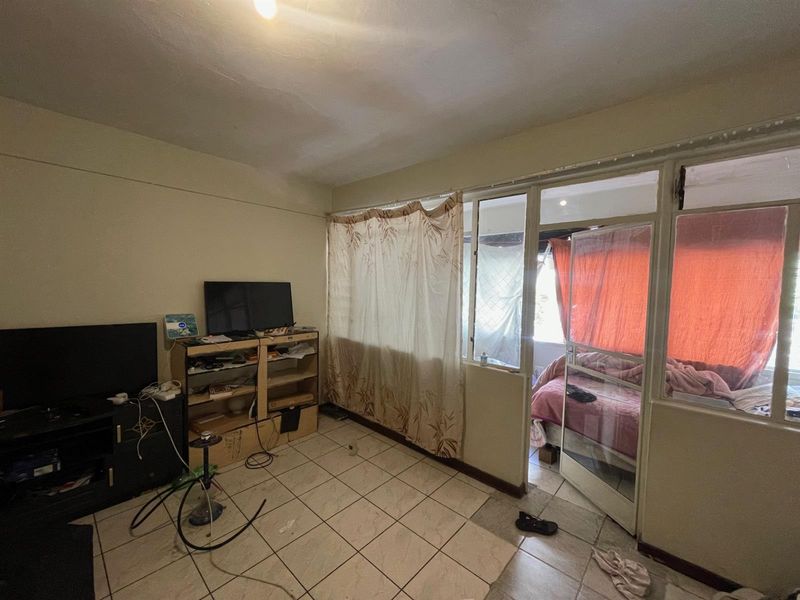 Investment Apartment for Sale in Pretoria Central - Photo 7