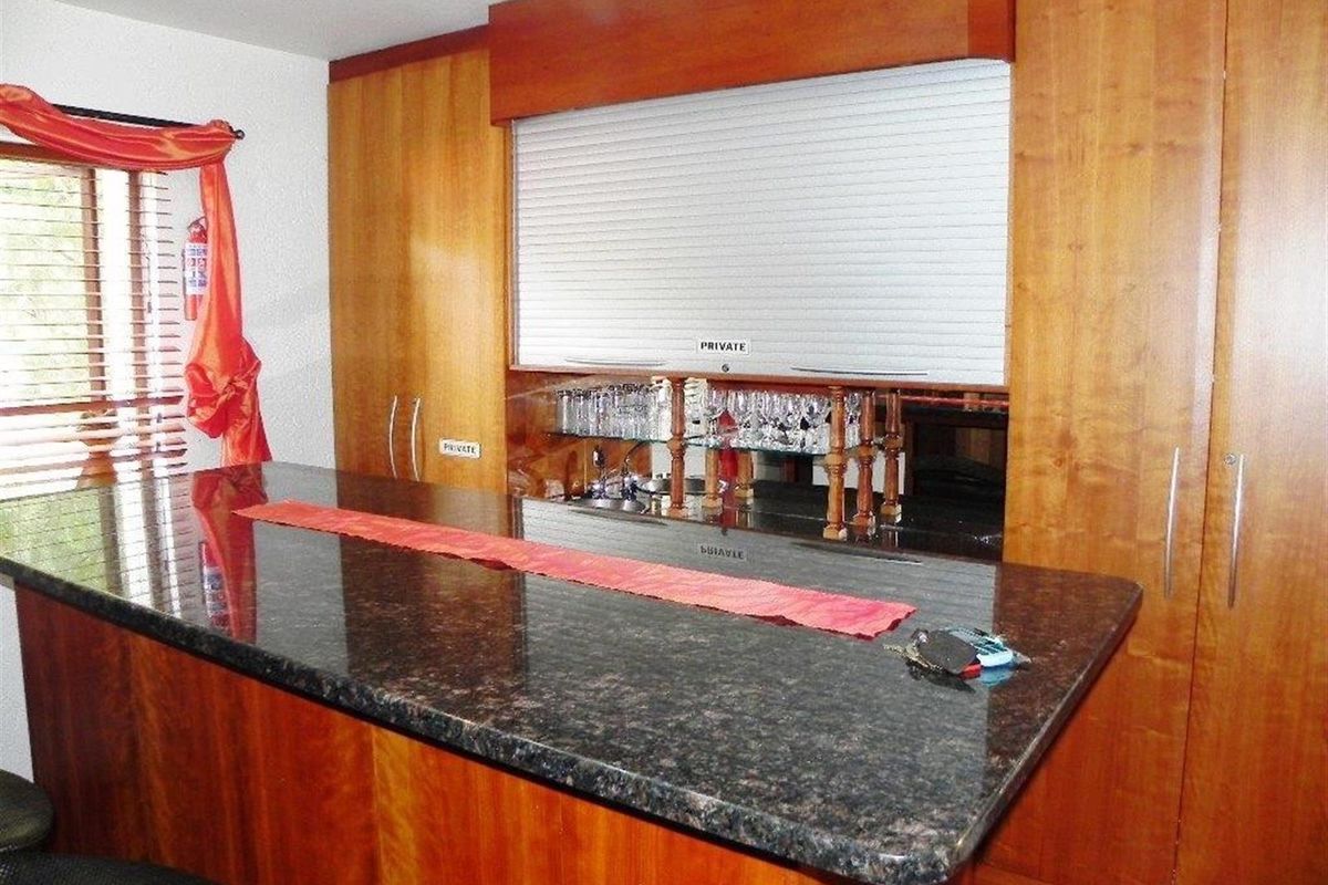 4 Bedroom Cluster on Auction - Photo 5