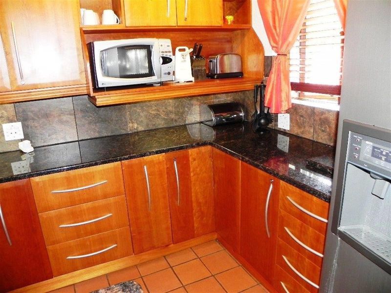 4 Bedroom Cluster on Auction - Photo 4