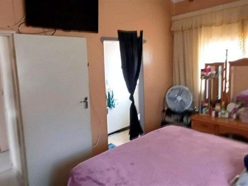 Charming and Inviting Home Sweet Home - Photo 10