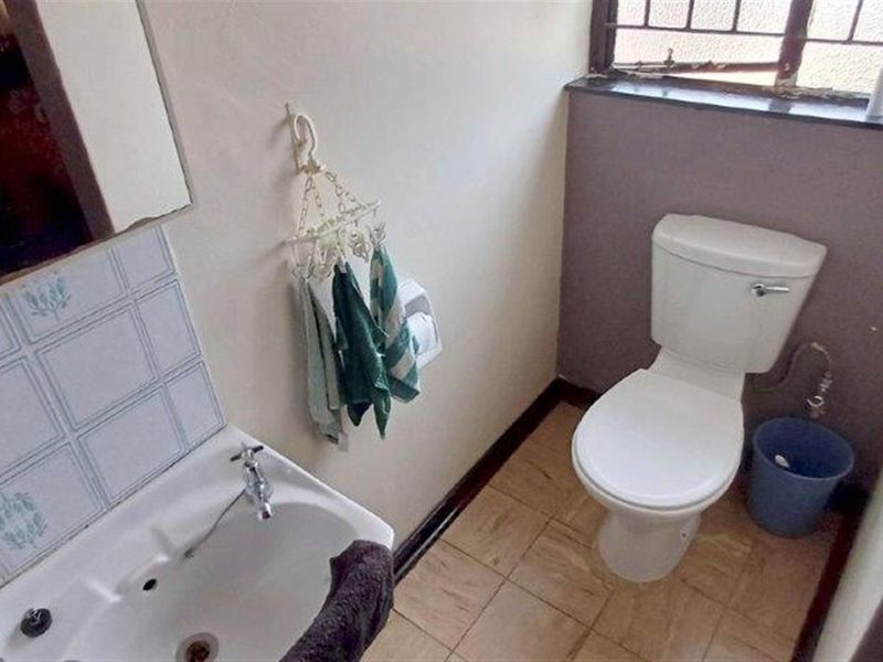 Charming and Inviting Home Sweet Home - Photo 9