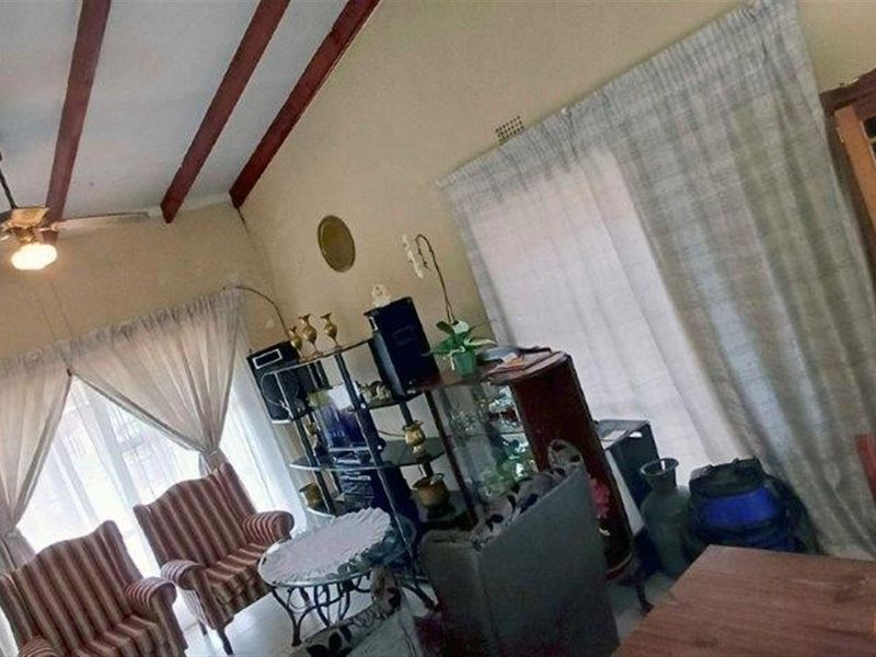 Charming and Inviting Home Sweet Home - Photo 4