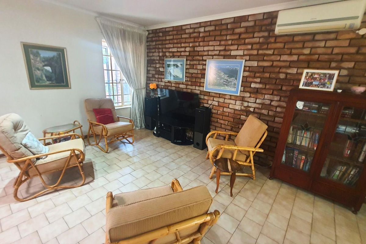 Off-Grid Faerie Glen Duet with Study, Solar, Security Cameras and Automated Garages - Photo 5