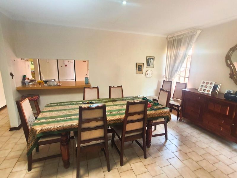 Off-Grid Faerie Glen Duet with Study, Solar, Security Cameras and Automated Garages - Photo 10