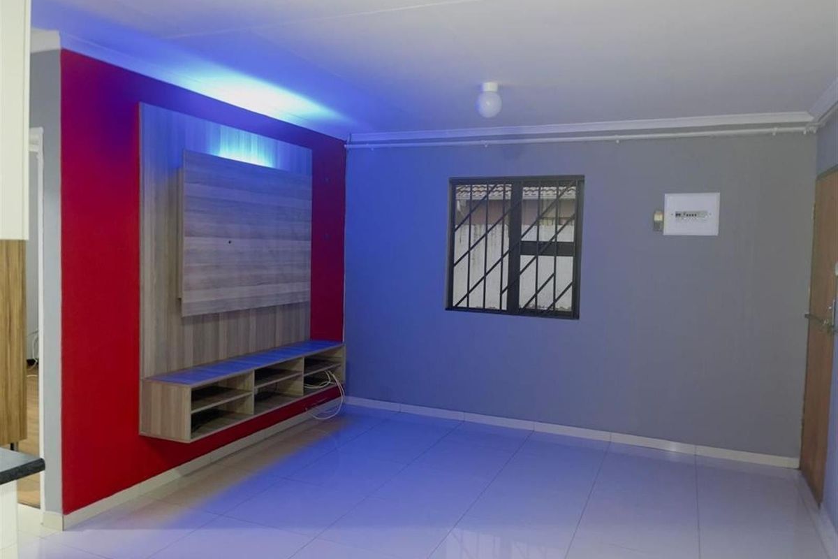 House To Rent in Protea Glen, Soweto - Photo 2