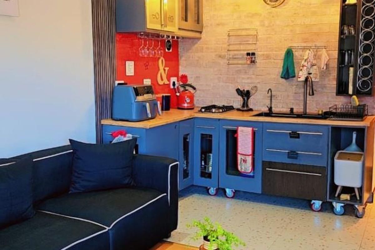 Stylish Fully Furnished Studio Loft Apartment for Sale - Ideal Investment Honeydew Manor, Roodepoort - Photo 2