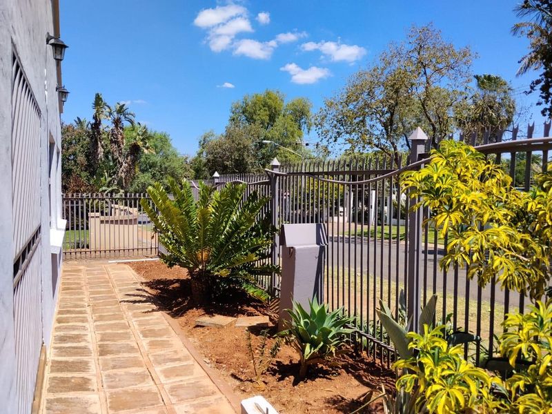 Sustainable Family Living in Wonderboom South, Pretoria - Photo 8