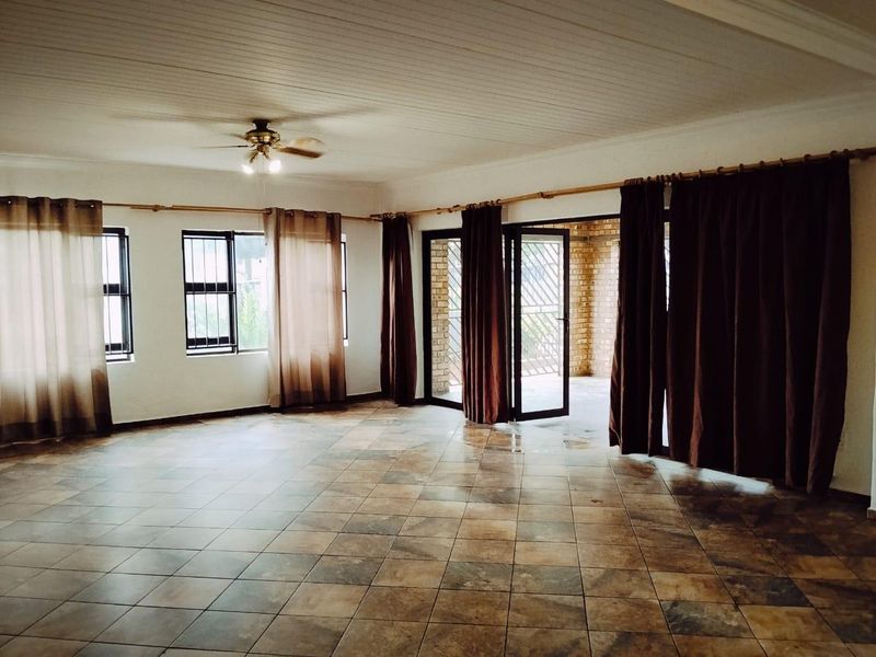 Sustainable Family Living in Wonderboom South, Pretoria - Photo 4