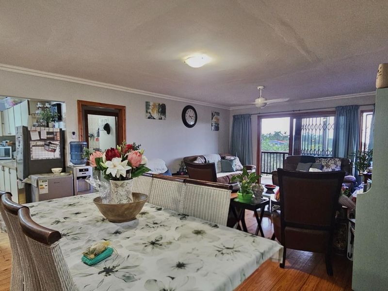 Townhouse For Sale in Manaba Beach, Margate, KwaZulu Natal - Photo 3