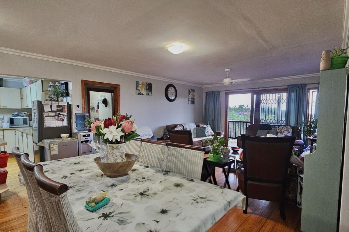 Townhouse For Sale in Manaba Beach, Margate, KwaZulu Natal - Photo 3