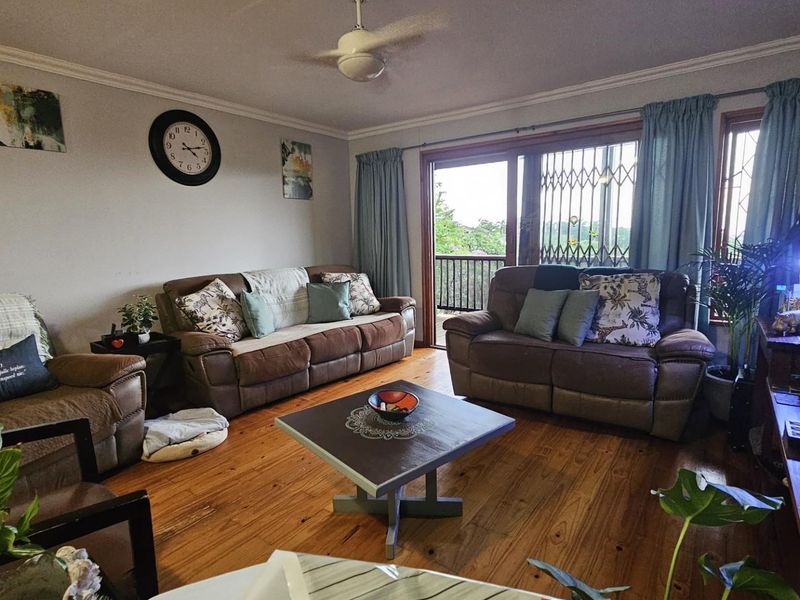 Townhouse For Sale in Manaba Beach, Margate, KwaZulu Natal - Photo 4