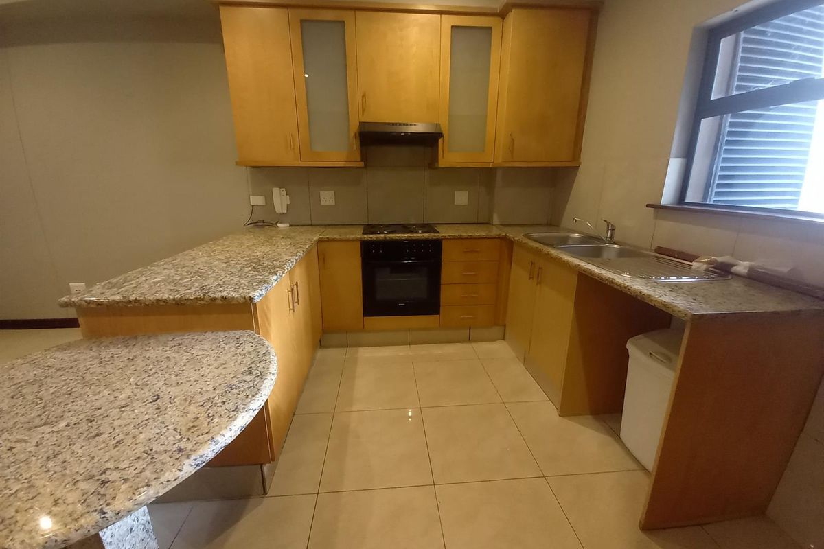 Modern Secure and Peaceful Umhlanga Ridge Apartment - Photo 3