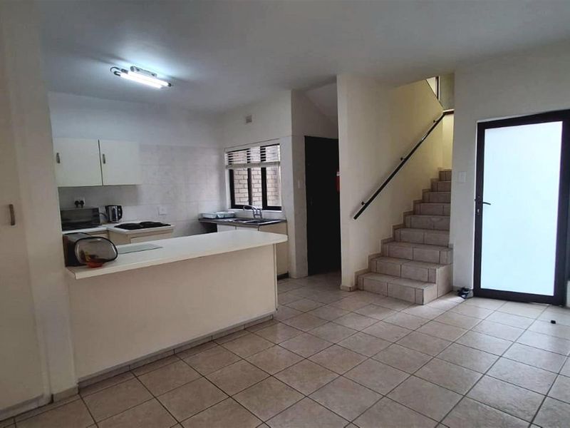 Duplex Apartment For Sale in Margate, KwaZulu Natal - Photo 4
