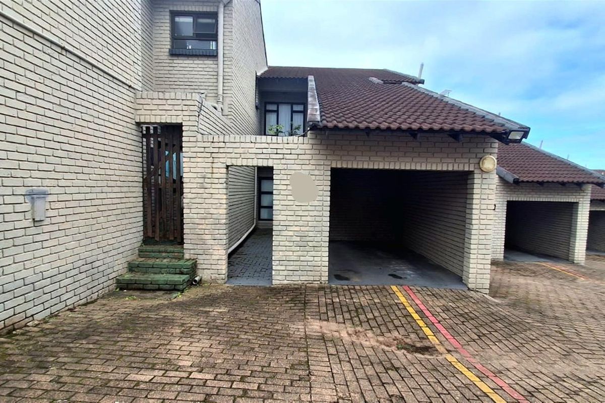 Duplex Apartment For Sale in Margate, KwaZulu Natal - Photo 2