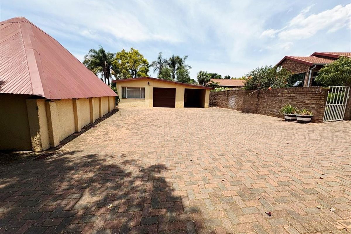 House For Sale in Aviary Hill, Newcastle, KwaZulu Natal - Photo 5