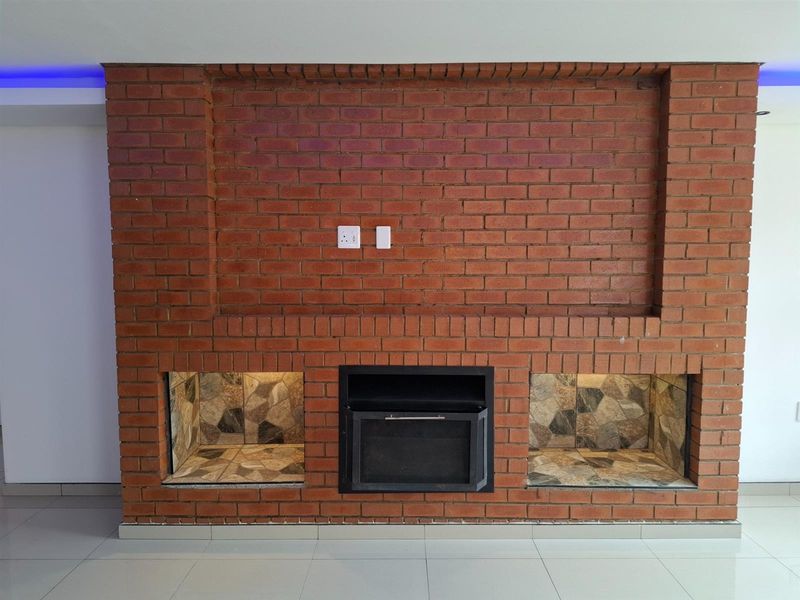 Designer 4-Bedroom Duet with Seamless Indoor-Outdoor Living - Photo 6