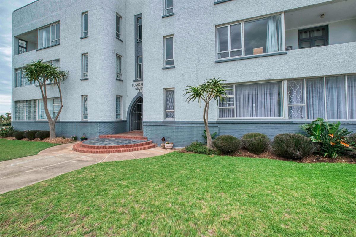 Charming Beachfront Apartment in Classic Glengarry - Photo 4