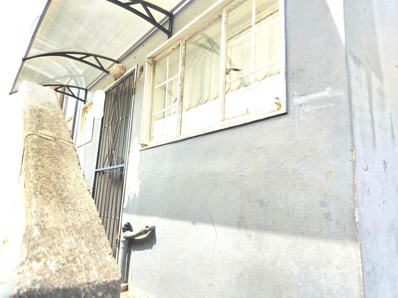 One Bedroom Apartment for Sale in Greenbury, Phoenix, KwaZulu Natal - Photo 9