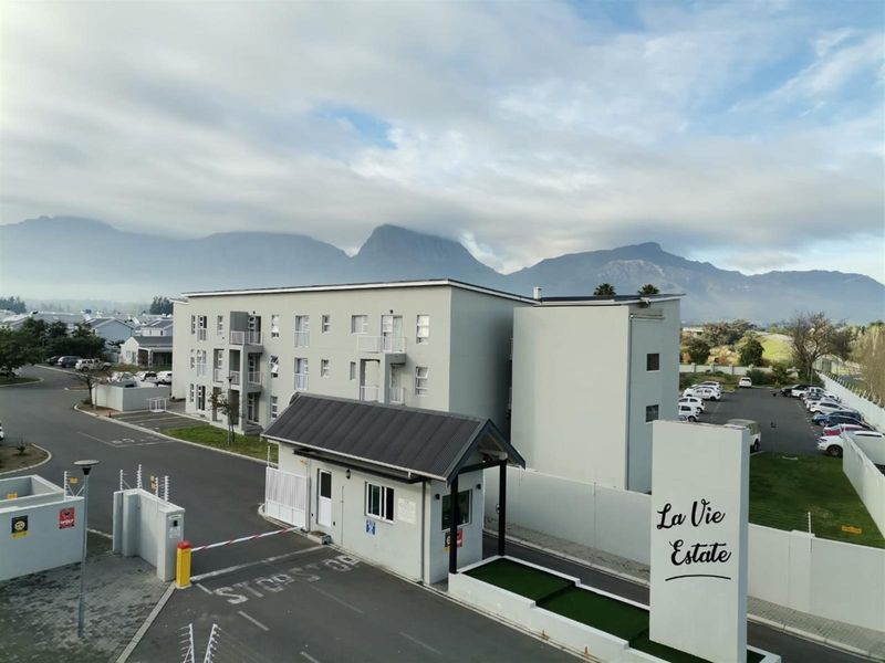 One Bedroom Apartment For Sale in La Vie Estate, Paarl - Photo 9