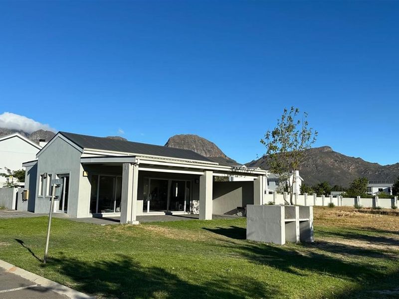 One Bedroom Apartment For Sale in La Vie Estate, Paarl - Photo 7