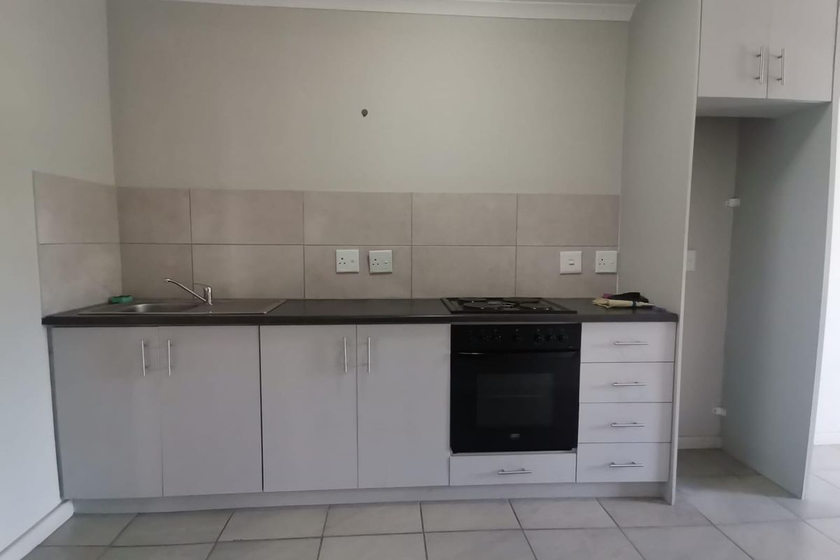 One Bedroom Apartment For Sale in La Vie Estate, Paarl - Photo 5