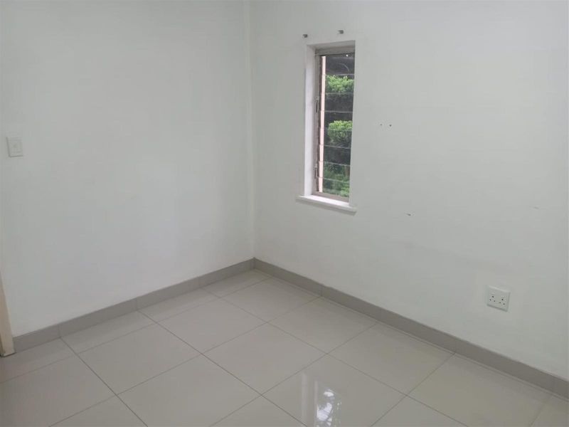 Quaint 1.5 Bedroom Ocean-facing Apartment in Musgrave for Rent - Photo 6