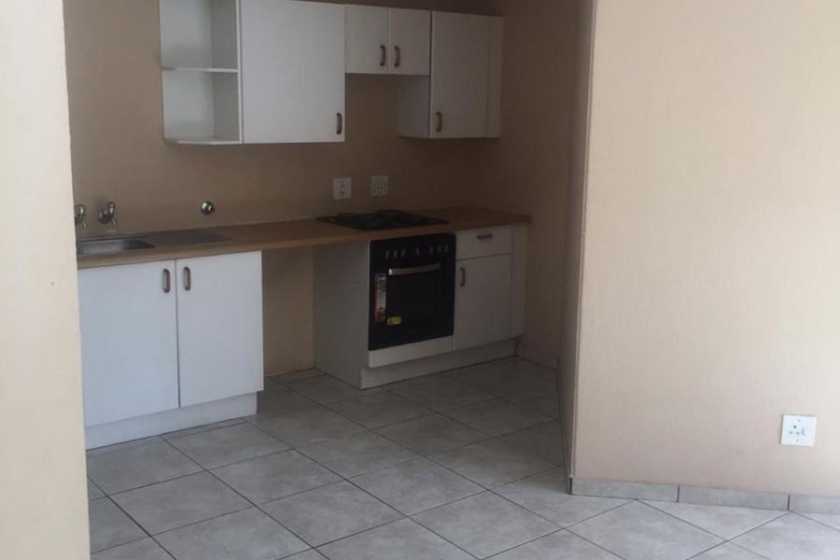 Apartment To Rent in Boskruin, Randburg - Photo 2