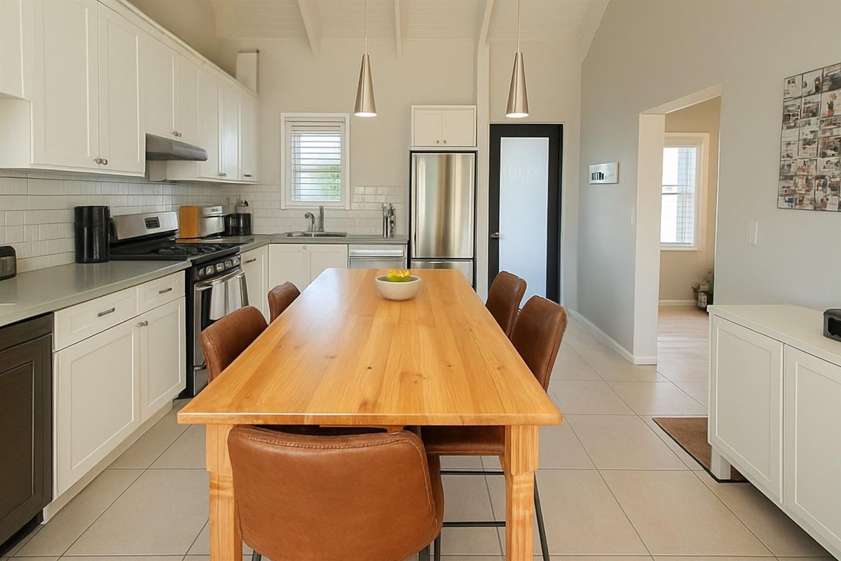 Top Floor Living Apartment For Sale in Sitari Country Estate, Somerset West - Photo 5