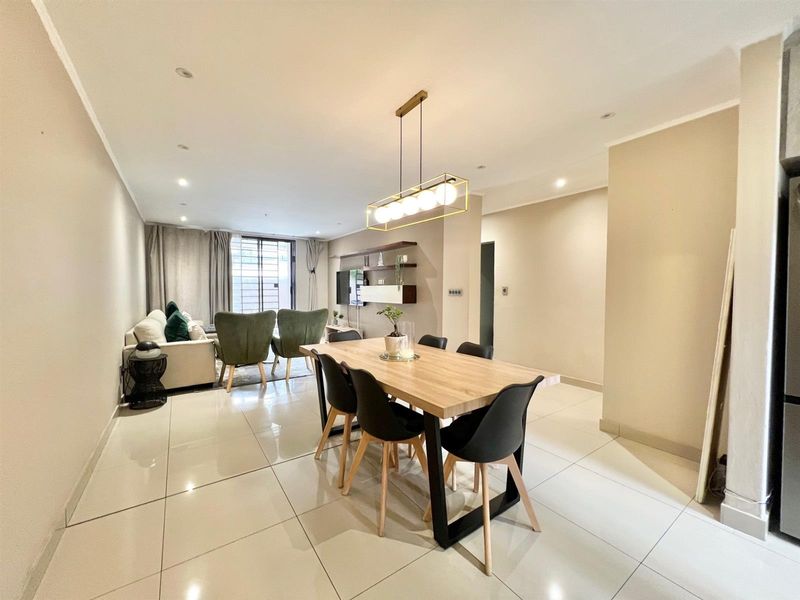 Renovated 2-Bedroom Garden Unit - Available Furnished or Unfurnished - Photo 6