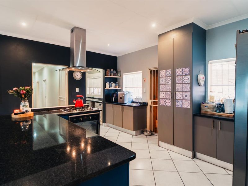 Modern Family Living in Sought-After Aqua Park, Tzaneen - Photo 8