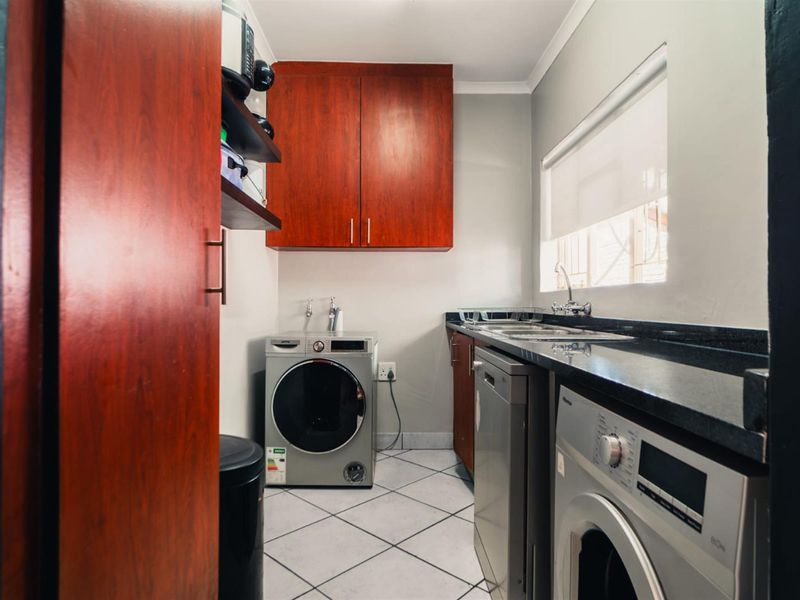 Modern Family Living in Sought-After Aqua Park, Tzaneen - Photo 7