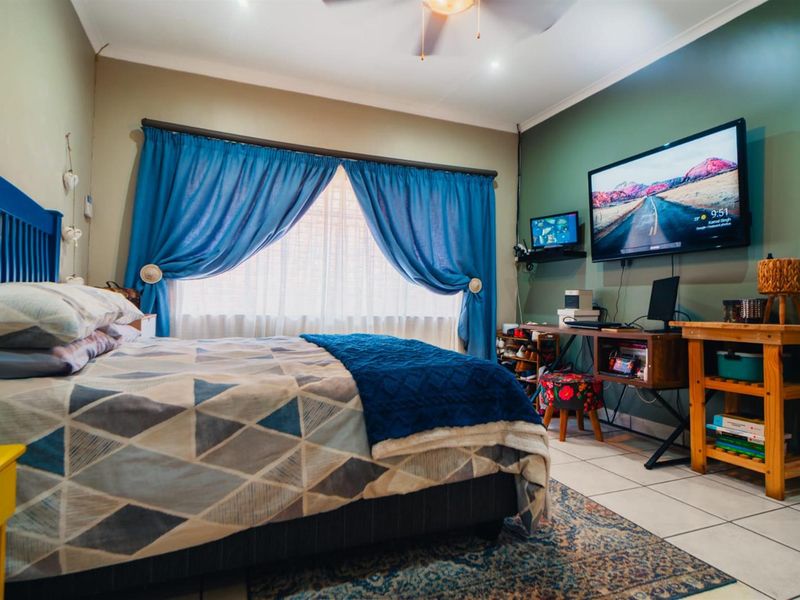 Modern Family Living in Sought-After Aqua Park, Tzaneen - Photo 10