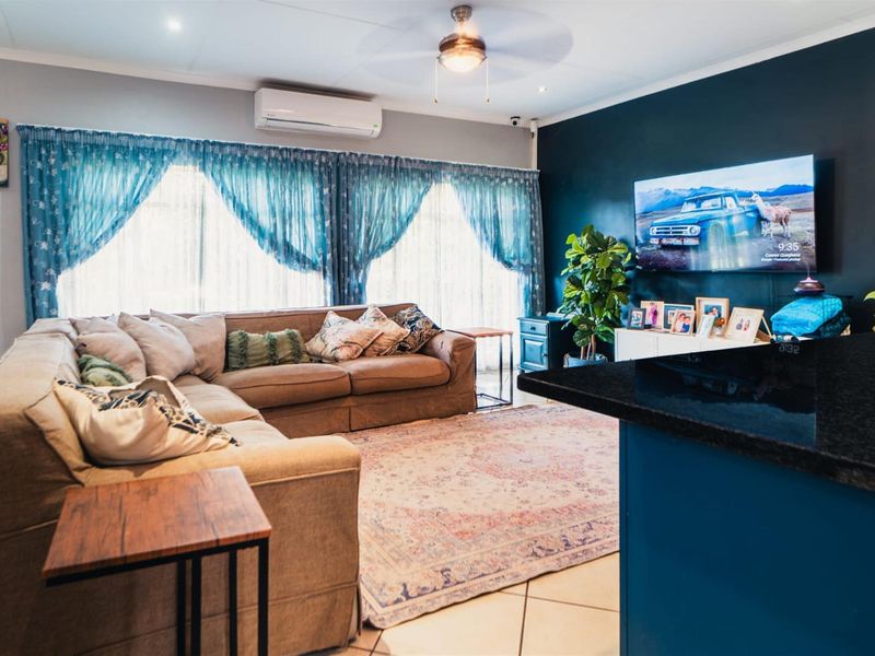 Modern Family Living in Sought-After Aqua Park, Tzaneen - Photo 9