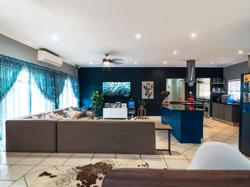 Modern Family Living in Sought-After Aqua Park, Tzaneen - Photo 3