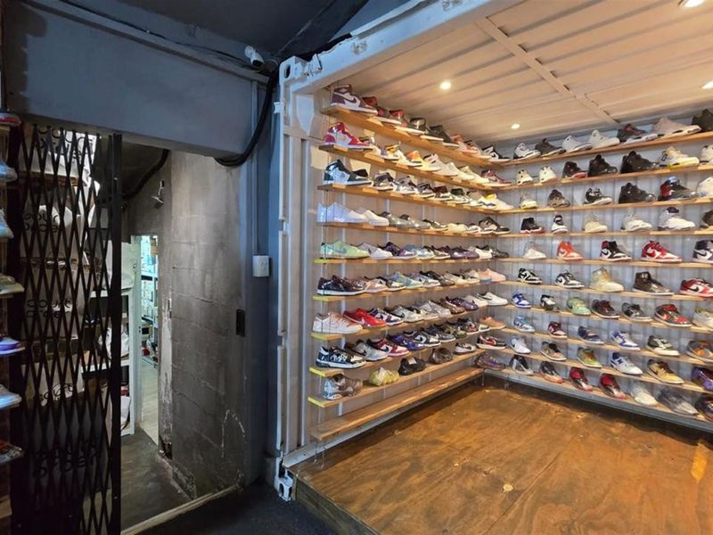 Retail Space To Rent in Gardens, Cape Town - Photo 9