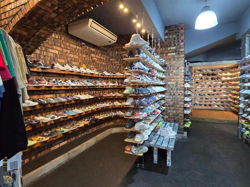 Retail Space To Rent in Gardens, Cape Town - Photo 7