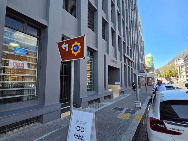 Retail Space To Rent in Gardens, Cape Town - Photo 2