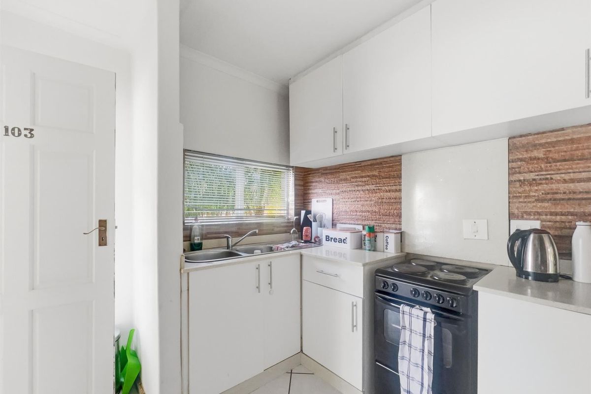 2 Bedroom Apartment For Sale in Morningside, Durban, KwaZulu Natal - Photo 4