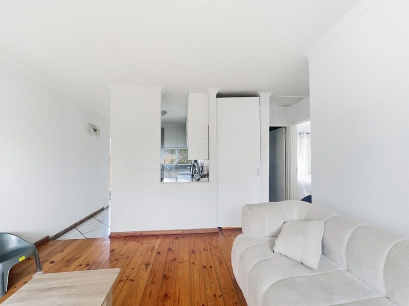2 Bedroom Apartment For Sale in Morningside, Durban, KwaZulu Natal - Photo 3