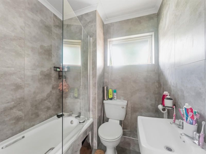2 Bedroom Apartment For Sale in Morningside, Durban, KwaZulu Natal - Photo 10