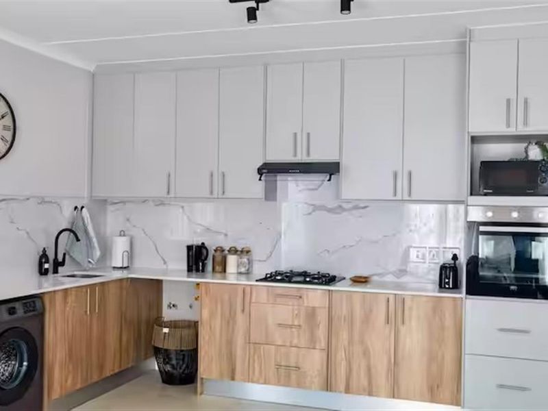 Apartment To Rent in Sandown, Blouberg - Photo 2