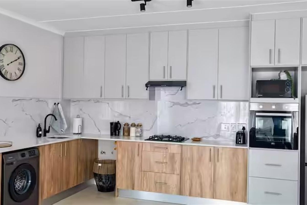 Apartment To Rent in Sandown, Blouberg - Photo 2