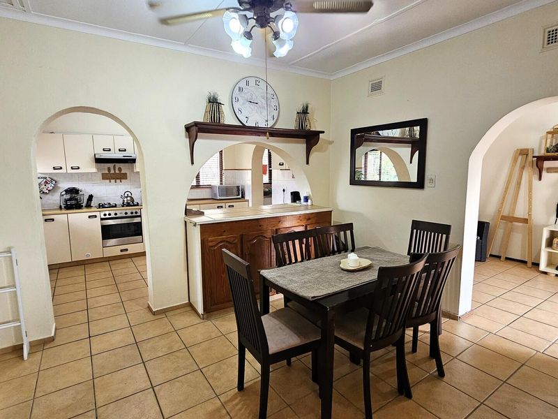 Pet-Friendly Townhouse in a Sought-After Location - Close to Everything You Need - Photo 6