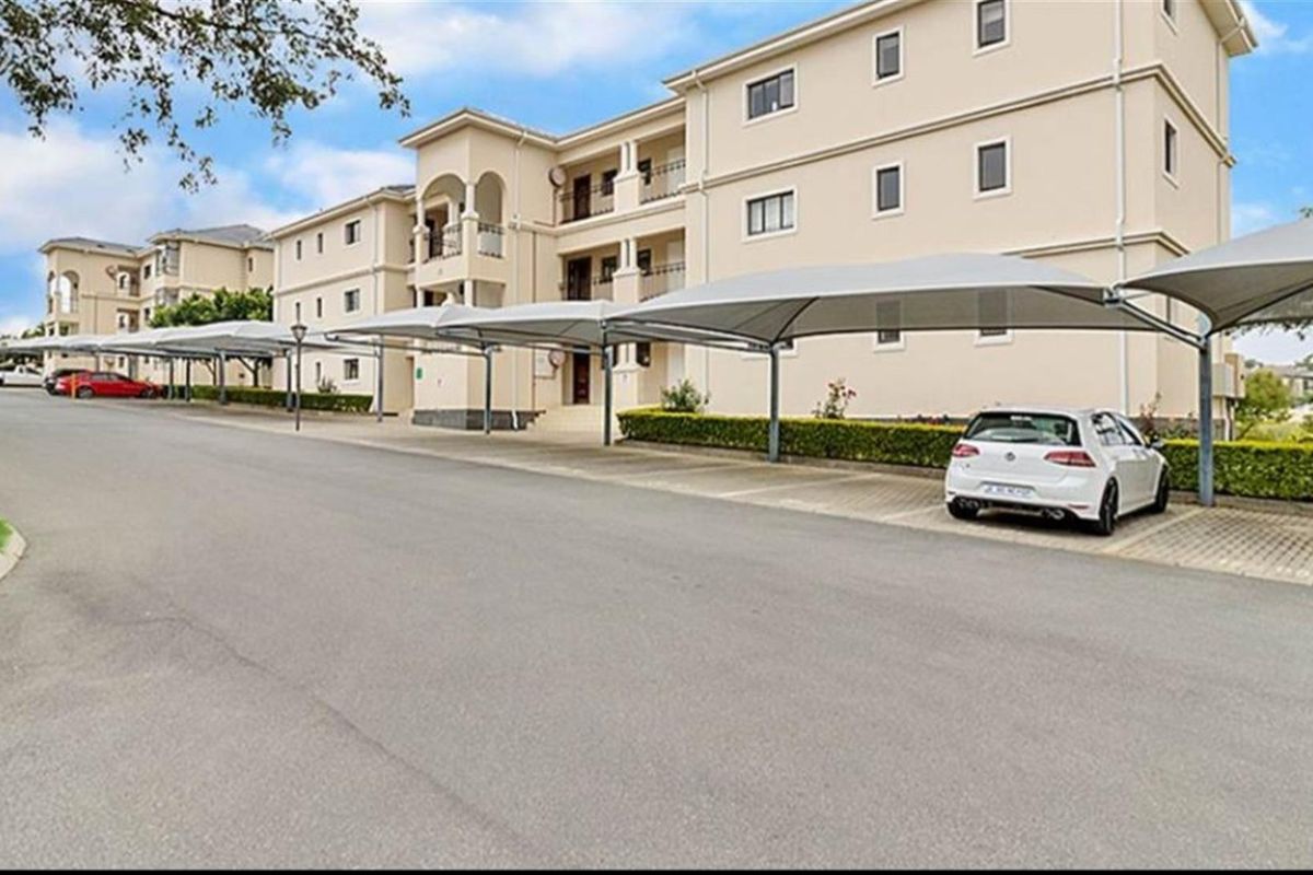 2 Bedroom,1 Bath apartment for rent in Summerset - Photo 3