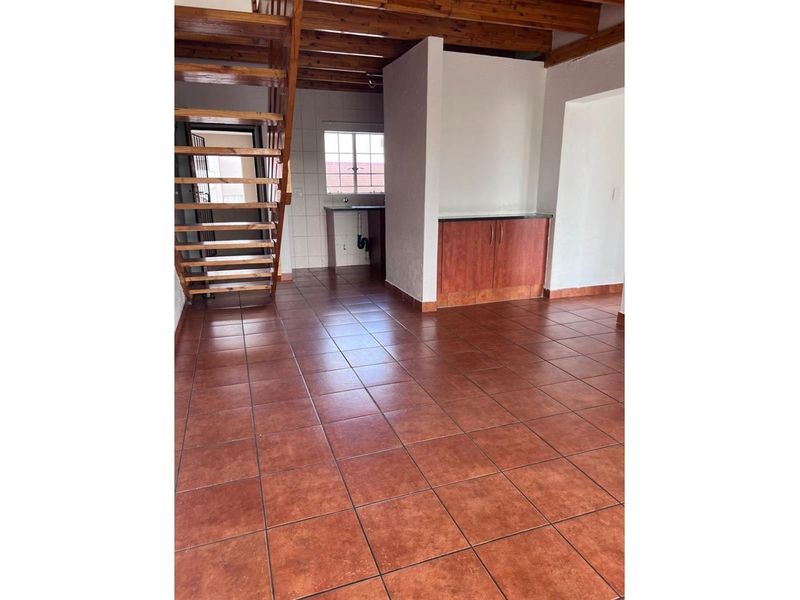 3 Bed,1 bath Loft apartment for rent in Noordwyk - Photo 8